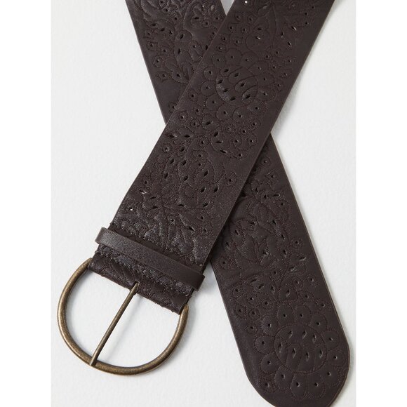 FREE PEOPLE Laurel Hip Belt in Coconut Shell. Size ML. Wildly popular! Like New! main image 4